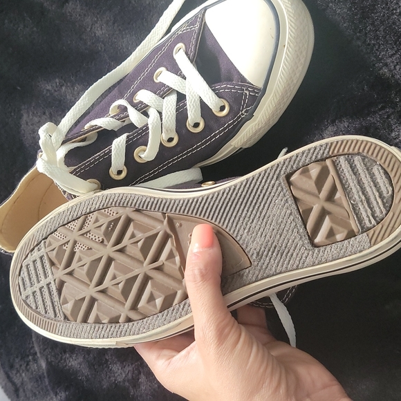 Converse - Picture 3 of 9